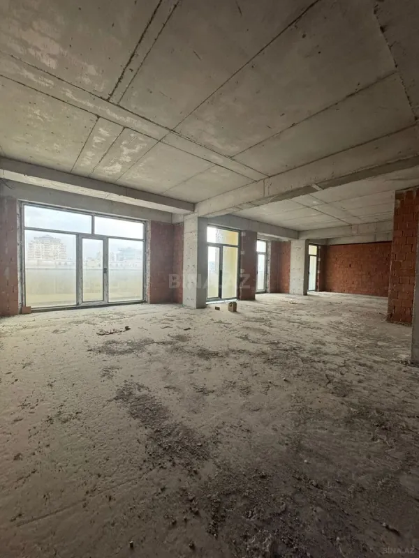 Satılır 3 otaqlı mənzil 146 m²