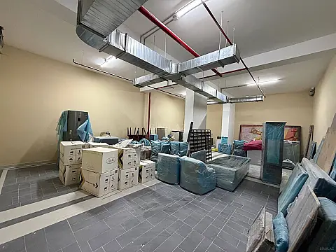 Satılır obyekt 168 m²