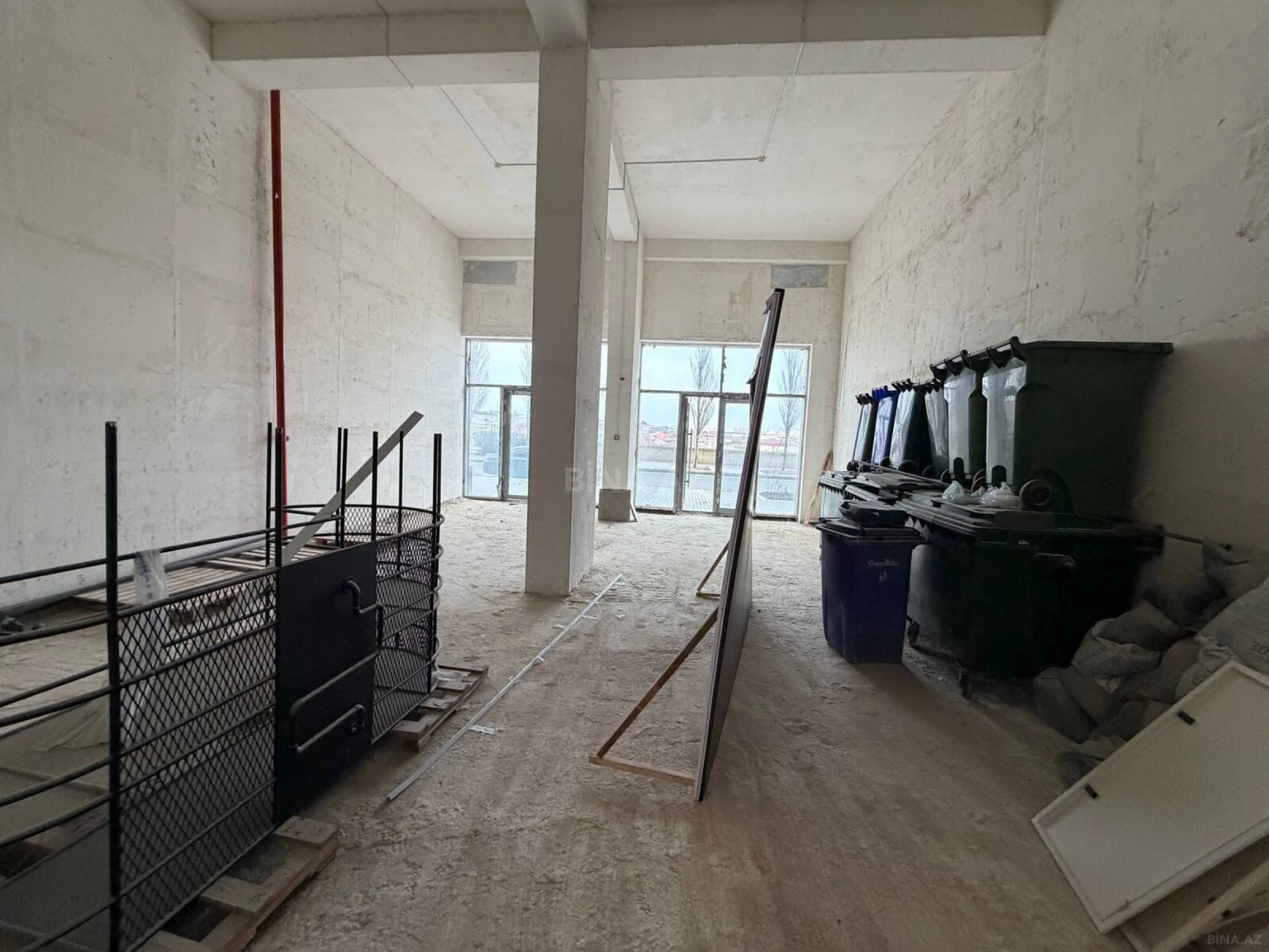 Satılır obyekt 168 m²