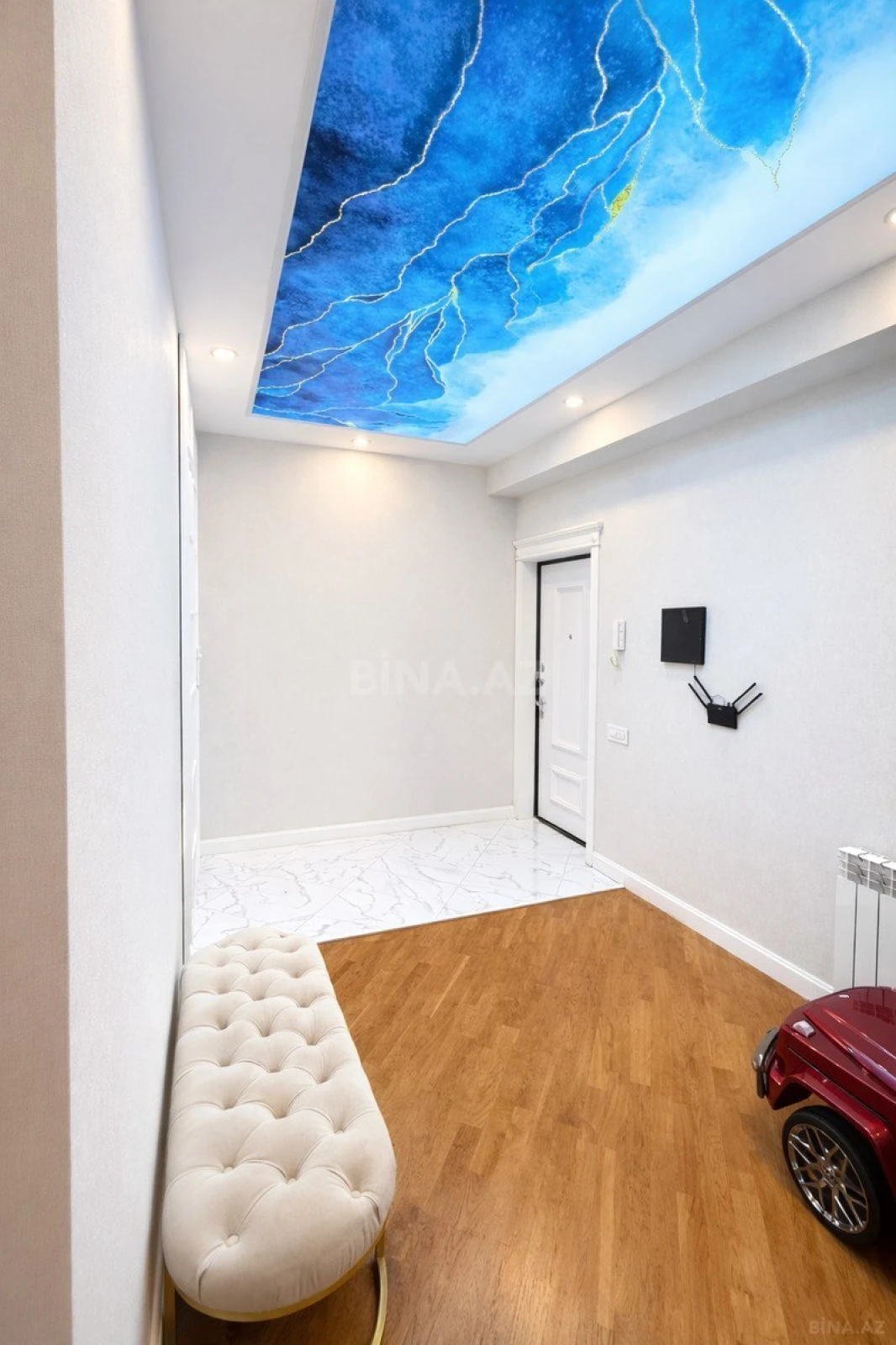 Satılır 3 otaqlı mənzil 135 m²