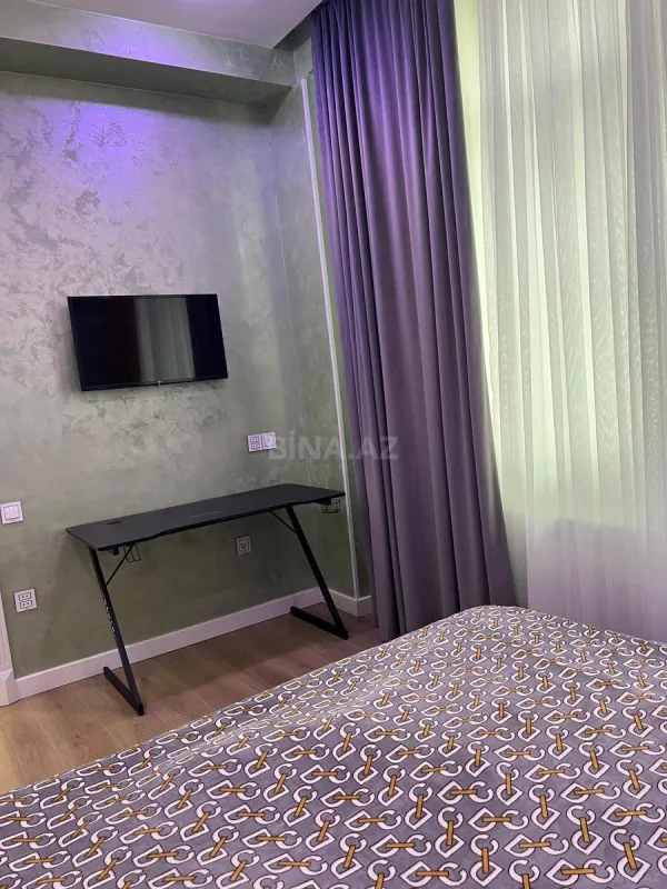 Satılır 4 otaqlı mənzil 135 m²