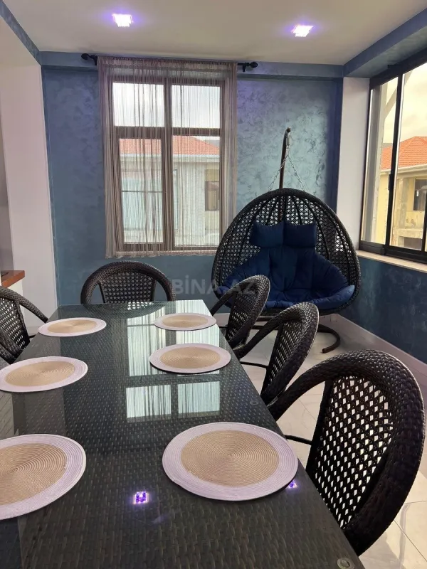 Satılır 4 otaqlı mənzil 135 m²