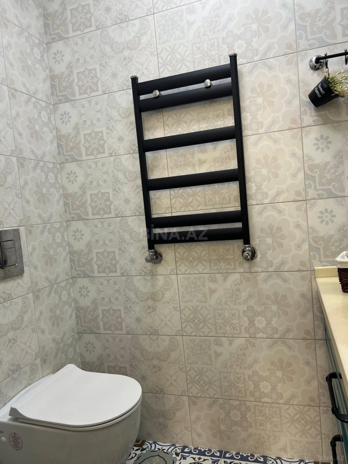 Satılır 4 otaqlı mənzil 135 m²