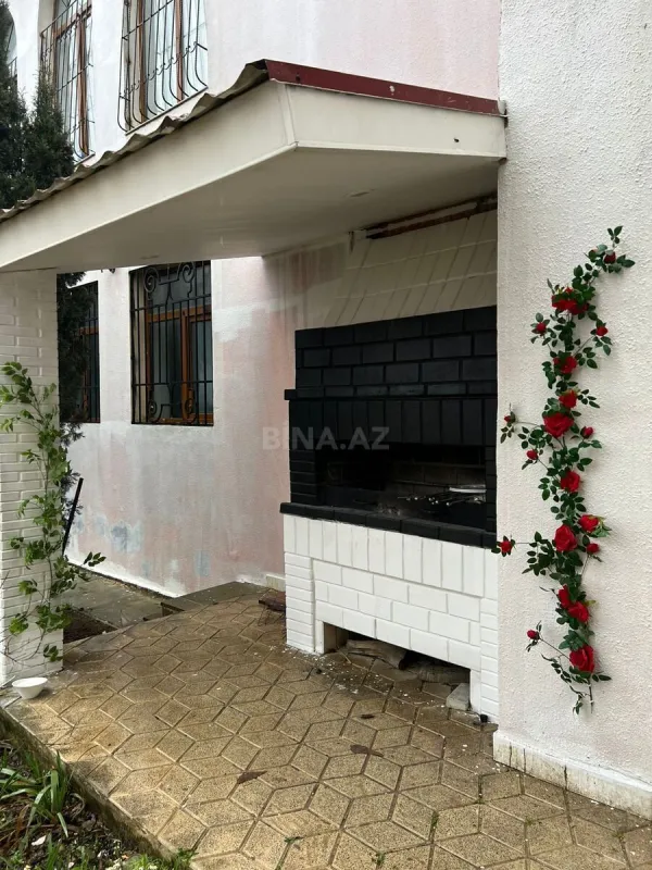 Kirayə verilir 10 otaqlı həyət evi 300 m²
