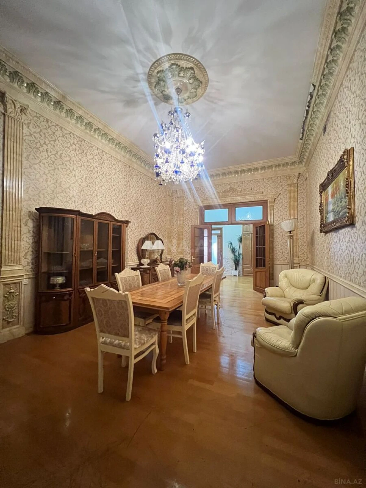 Kirayə verilir 10 otaqlı həyət evi 300 m²