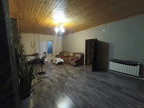 Satılır 6 otaqlı həyət evi 150 m²