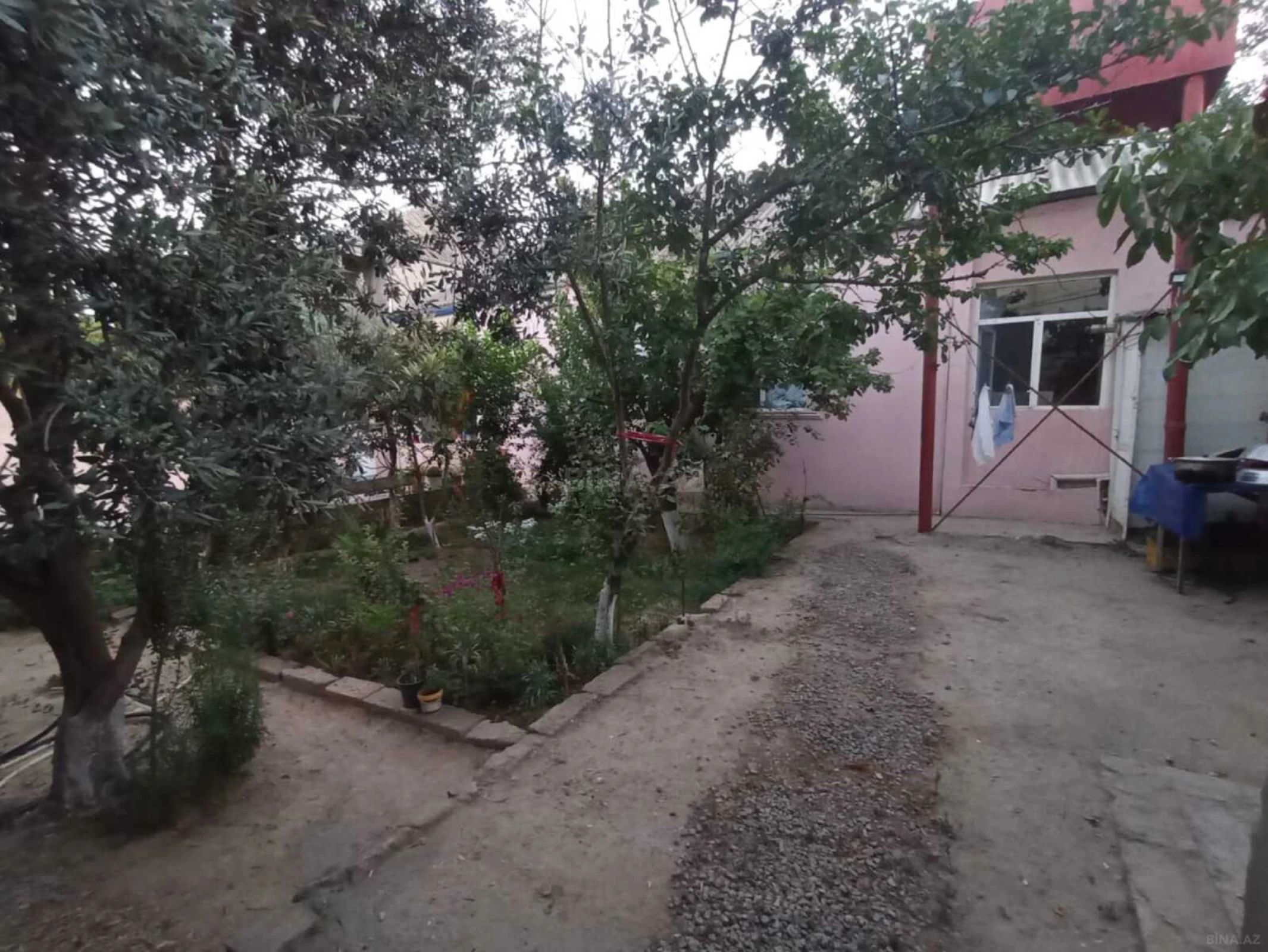 Satılır 6 otaqlı həyət evi 150 m²