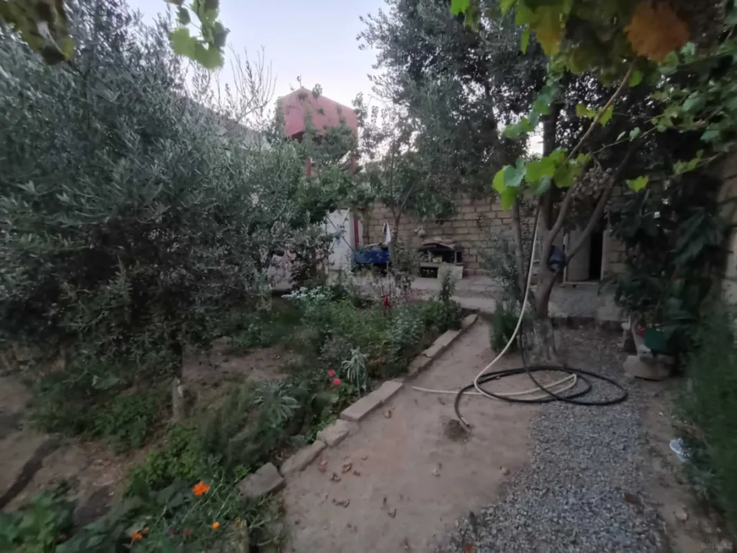 Satılır 6 otaqlı həyət evi 150 m²