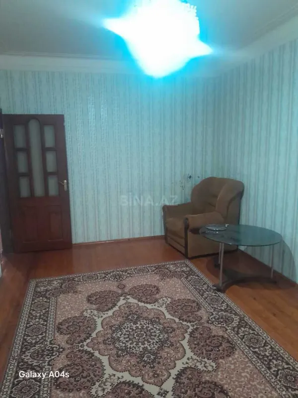 Kirayə verilir 4 otaqlı mənzil 105 m²