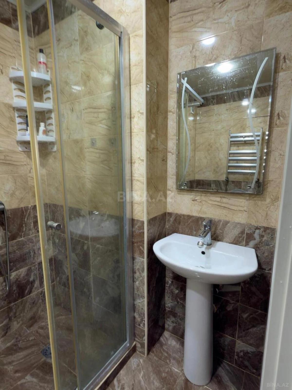 Kirayə verilir 2 otaqlı mənzil 60 m²