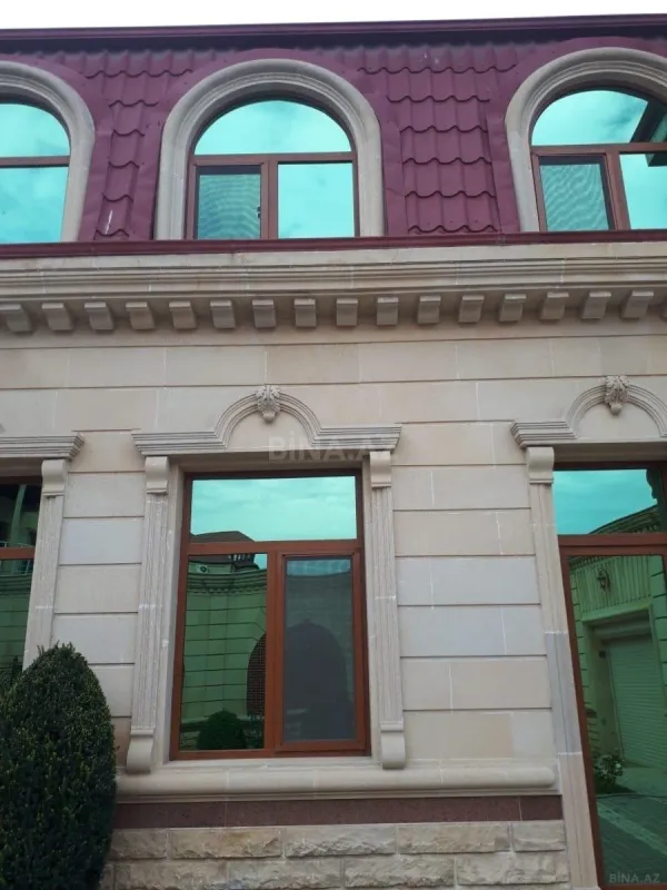 Satılır 8 otaqlı həyət evi 650 m²