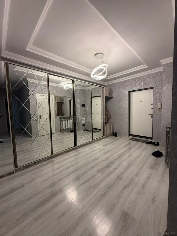 Satılır 3 otaqlı mənzil 107 m²