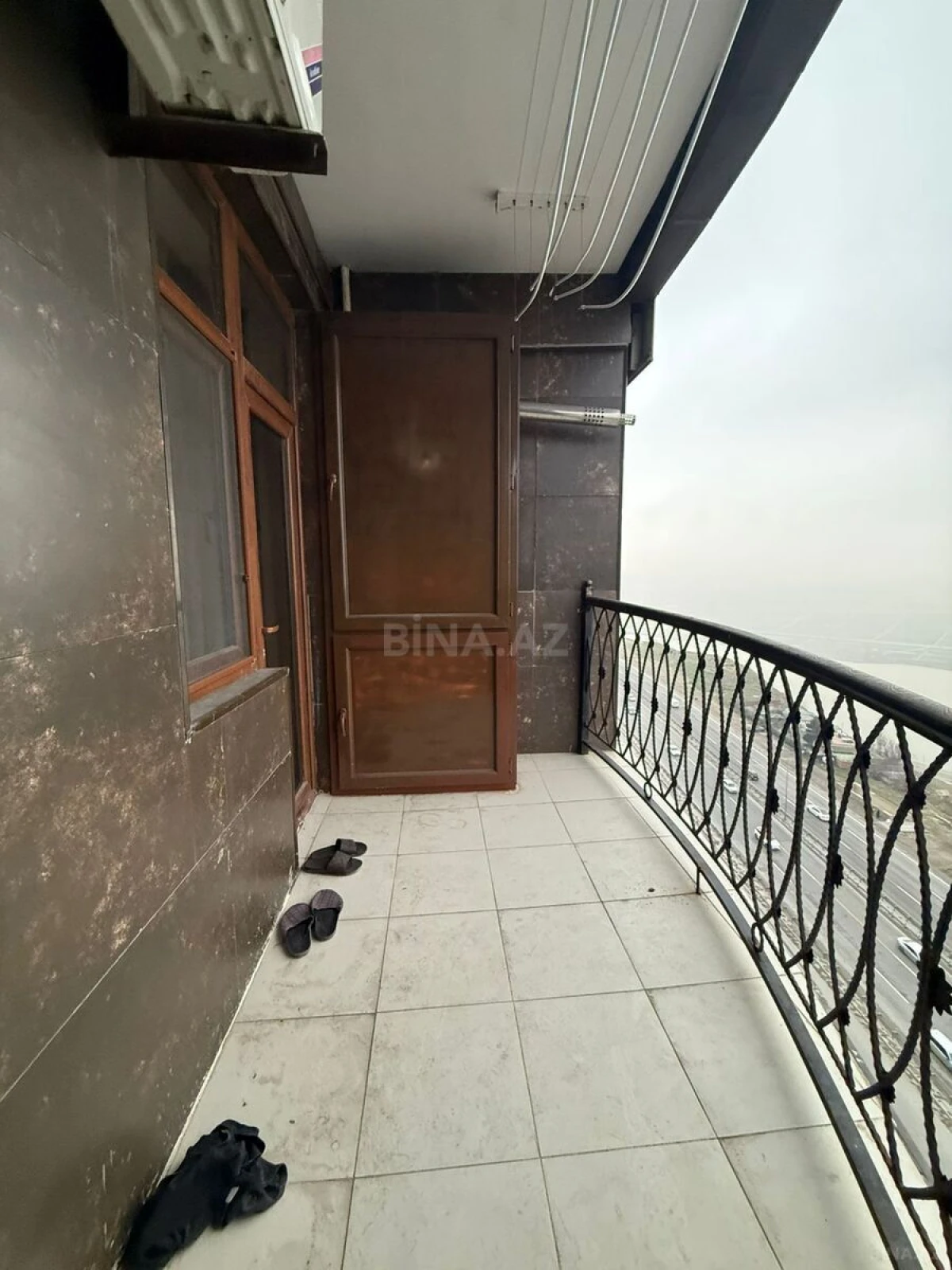 Satılır 3 otaqlı mənzil 107 m²