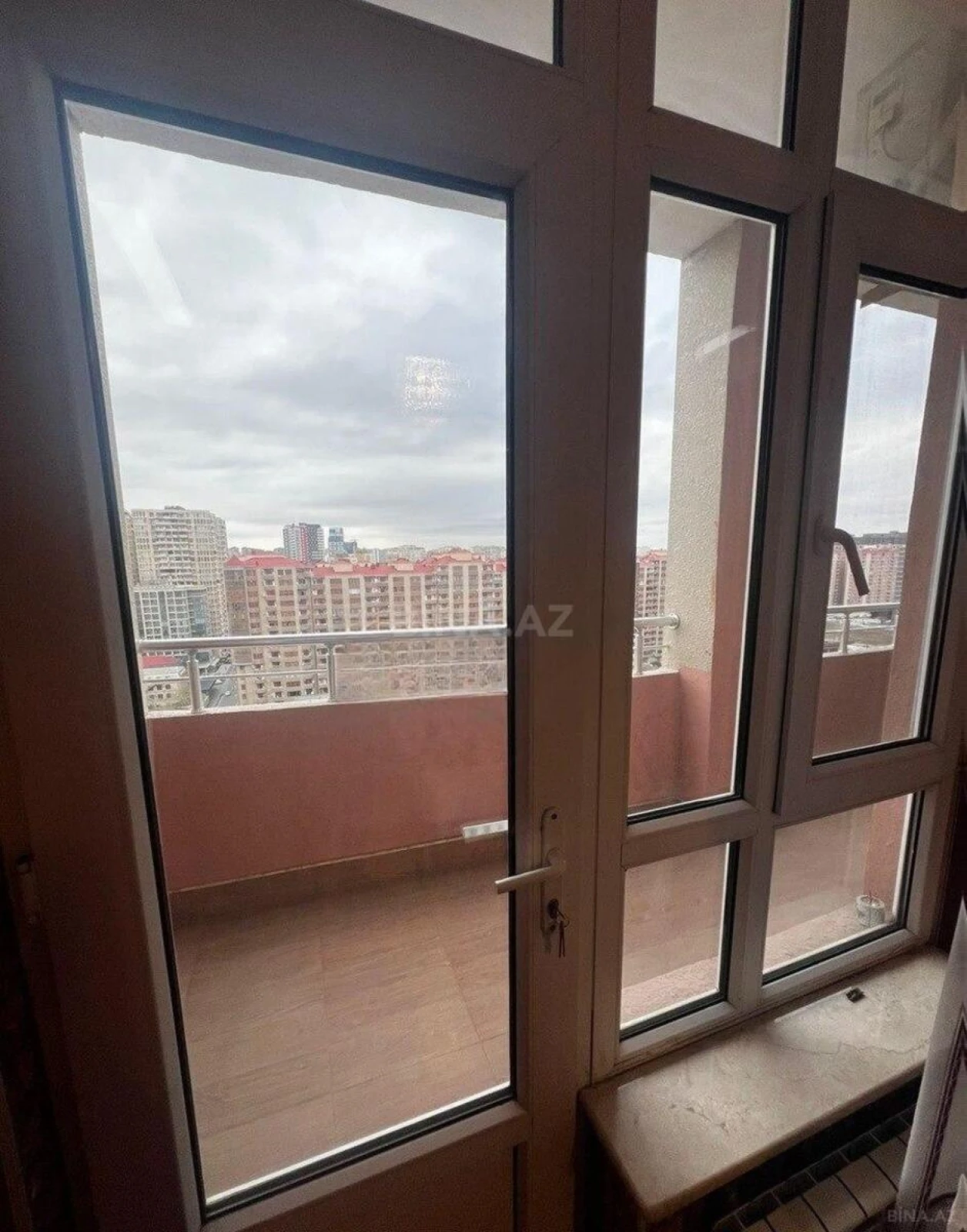 Kirayə verilir 3 otaqlı mənzil 95 m²