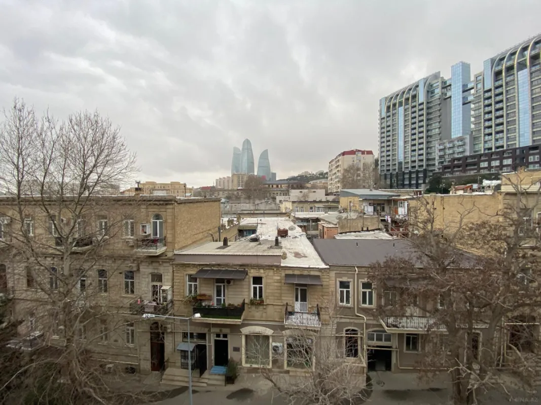 Satılır 3 otaqlı mənzil 125 m²