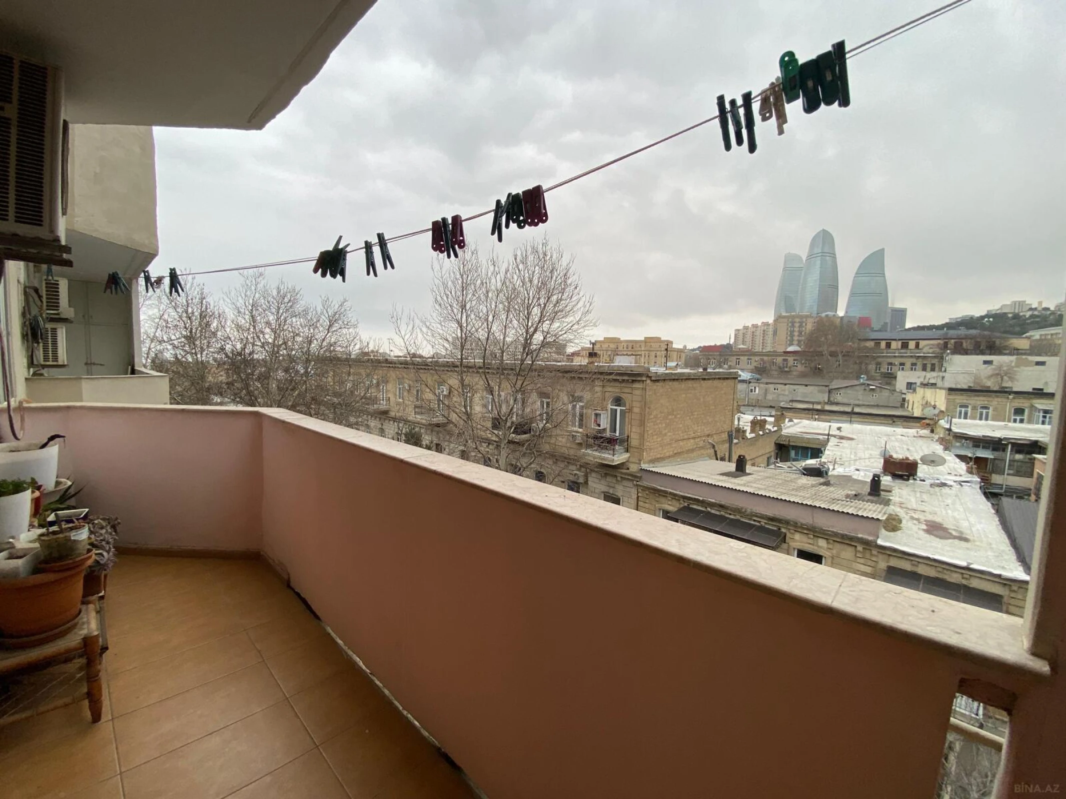 Satılır 3 otaqlı mənzil 125 m²