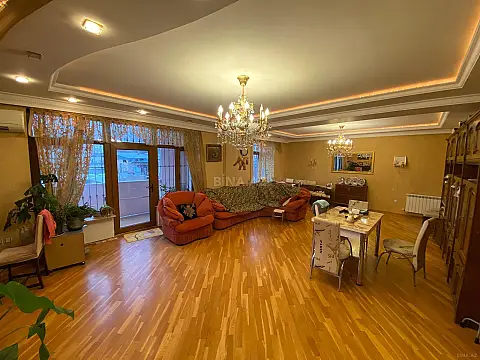 Satılır 3 otaqlı mənzil 125 m²