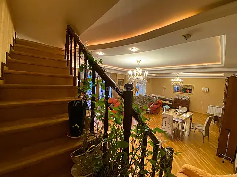 Satılır 3 otaqlı mənzil 125 m²