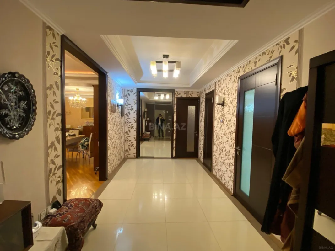 Satılır 3 otaqlı mənzil 125 m²