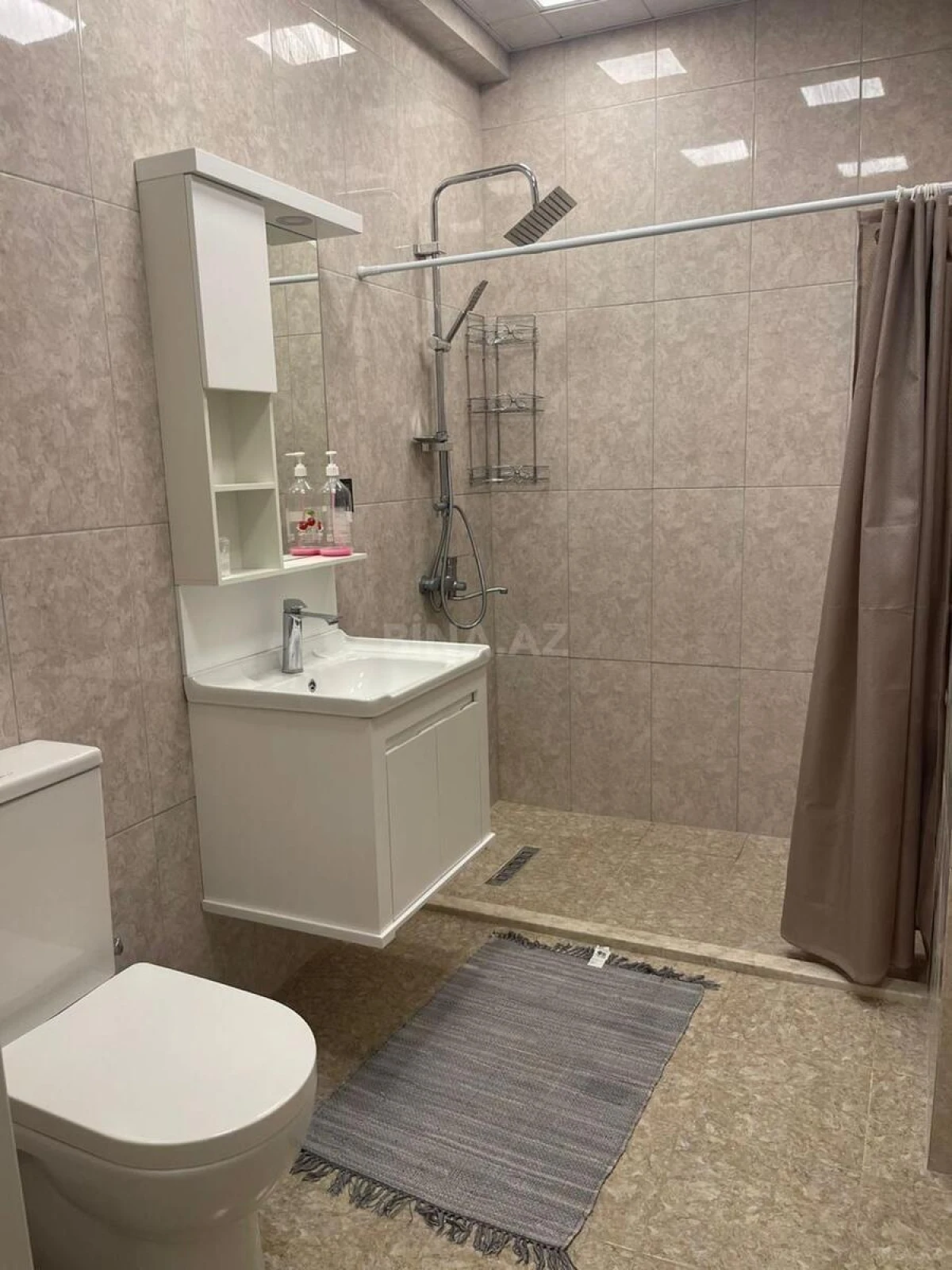 Kirayə verilir 3 otaqlı mənzil 110 m²