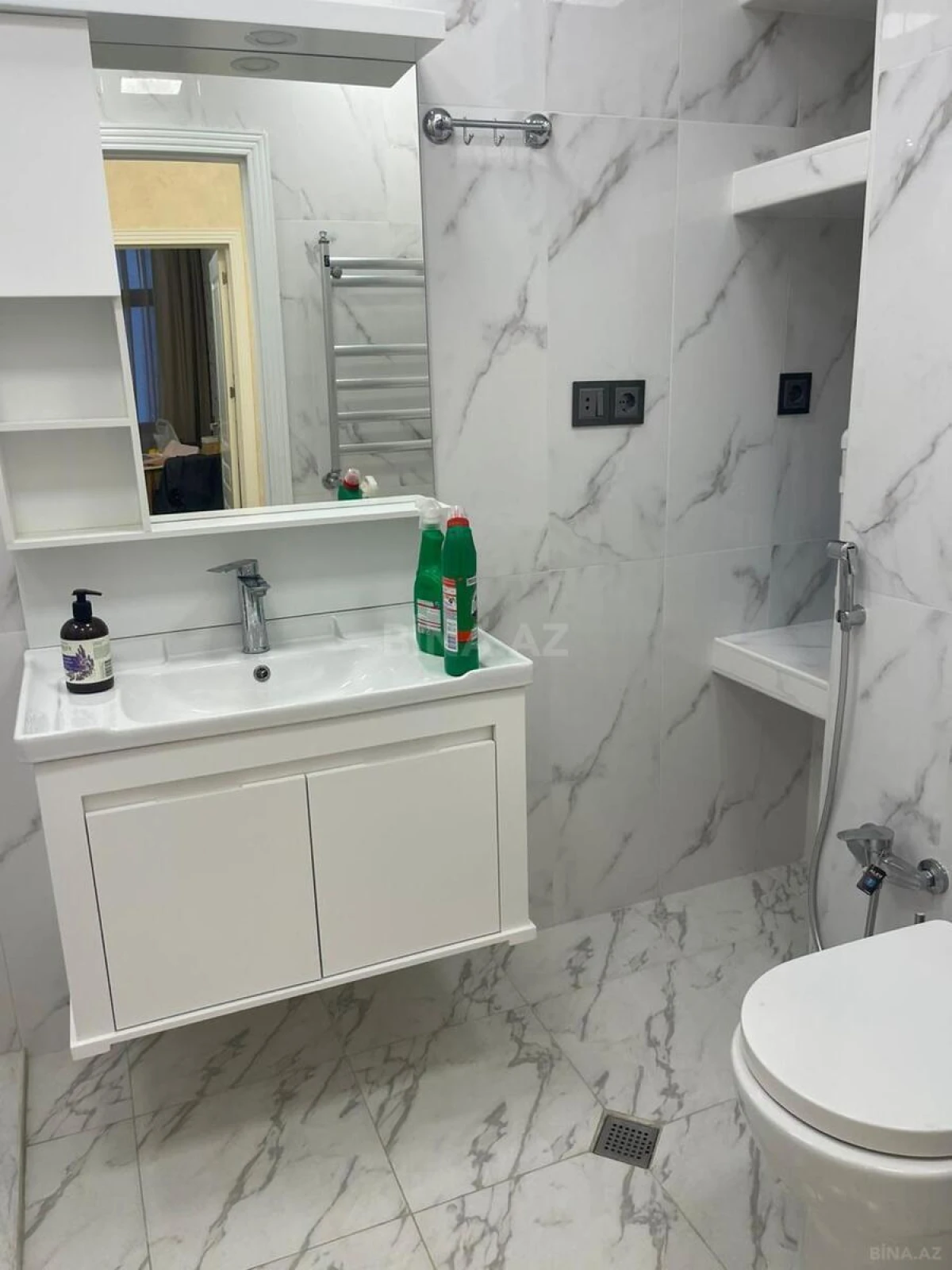 Kirayə verilir 3 otaqlı mənzil 110 m²