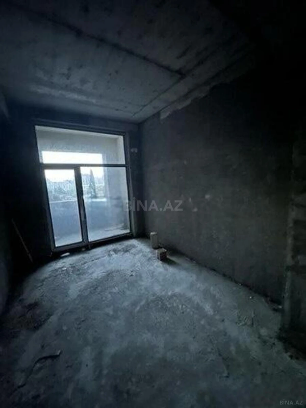 Satılır 4 otaqlı mənzil 148 m²