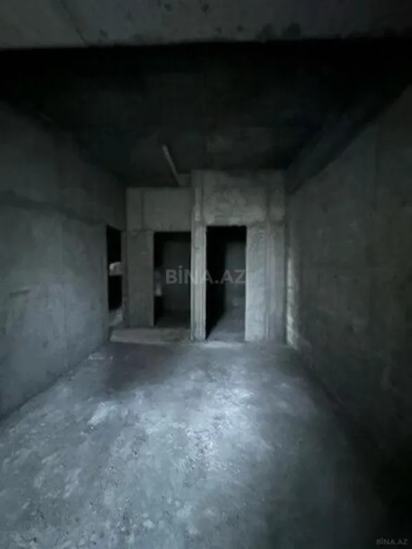 Satılır 4 otaqlı mənzil 148 m²