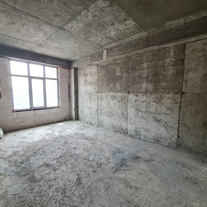 Satılır 4 otaqlı mənzil 149 m²