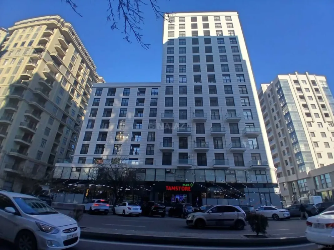 Satılır 4 otaqlı mənzil 149 m²