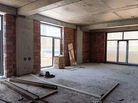 Satılır 3 otaqlı mənzil 156 m²