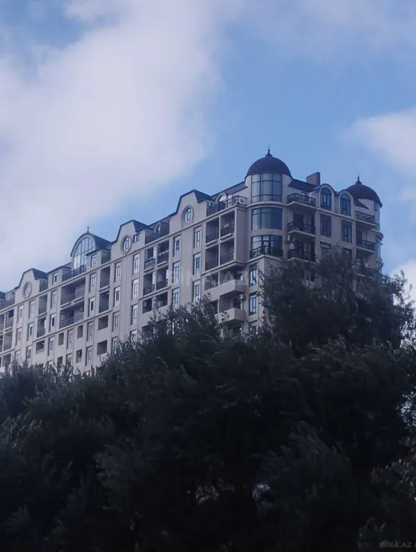 Satılır 3 otaqlı mənzil 156 m²