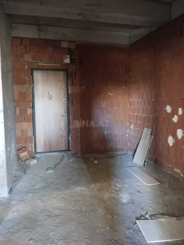 Satılır 3 otaqlı mənzil 156 m²