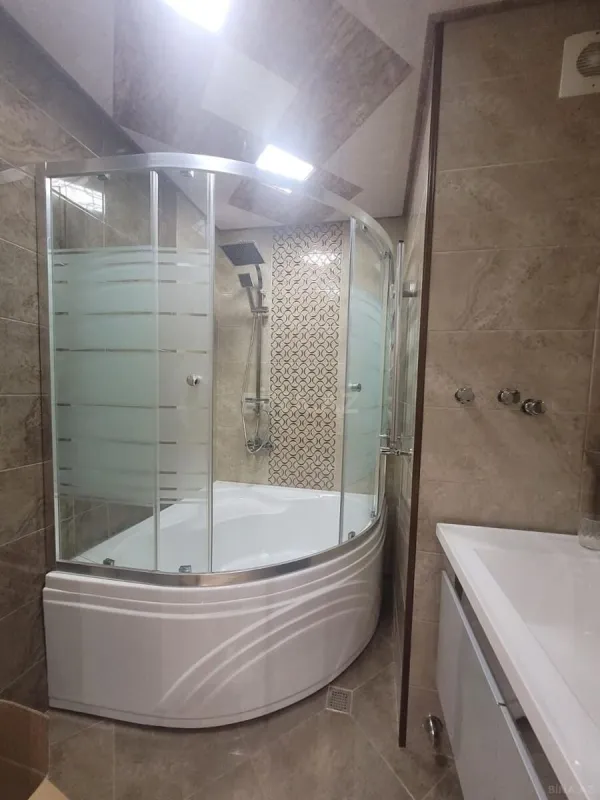 Satılır 2 otaqlı mənzil 92 m²