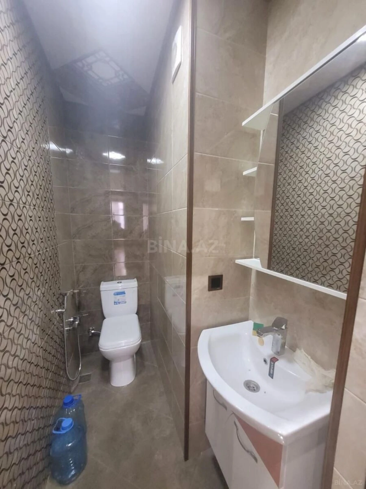 Satılır 2 otaqlı mənzil 92 m²