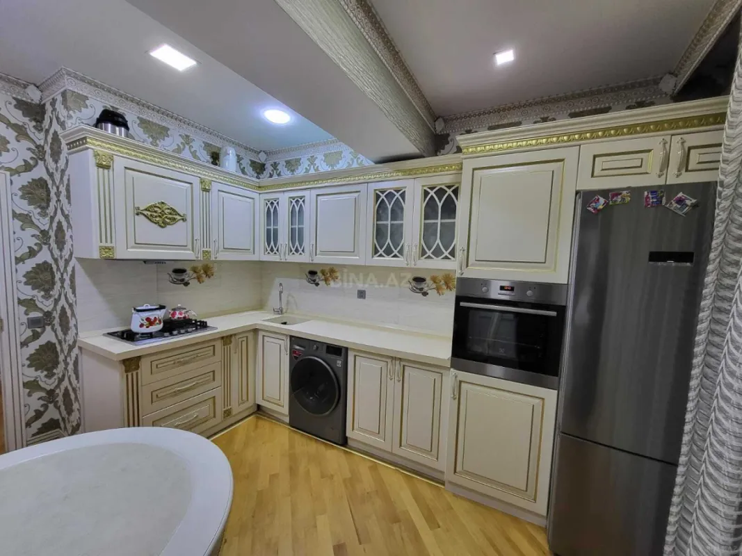 Kirayə verilir 2 otaqlı mənzil 90 m²