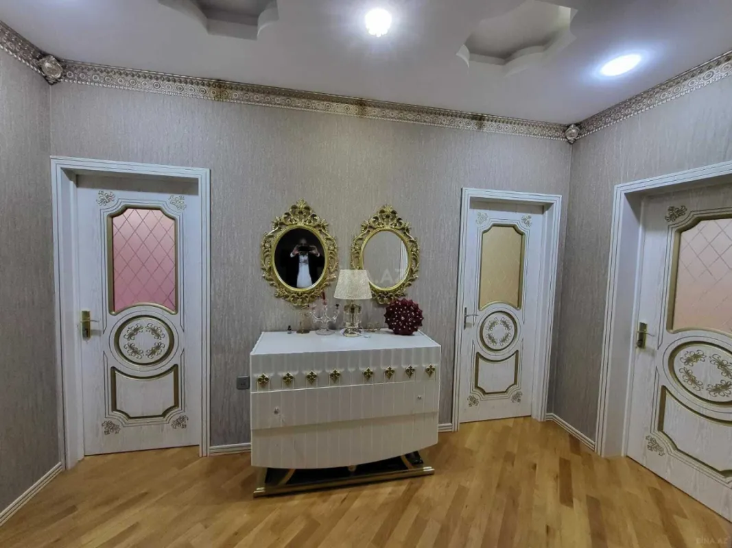 Kirayə verilir 2 otaqlı mənzil 90 m²