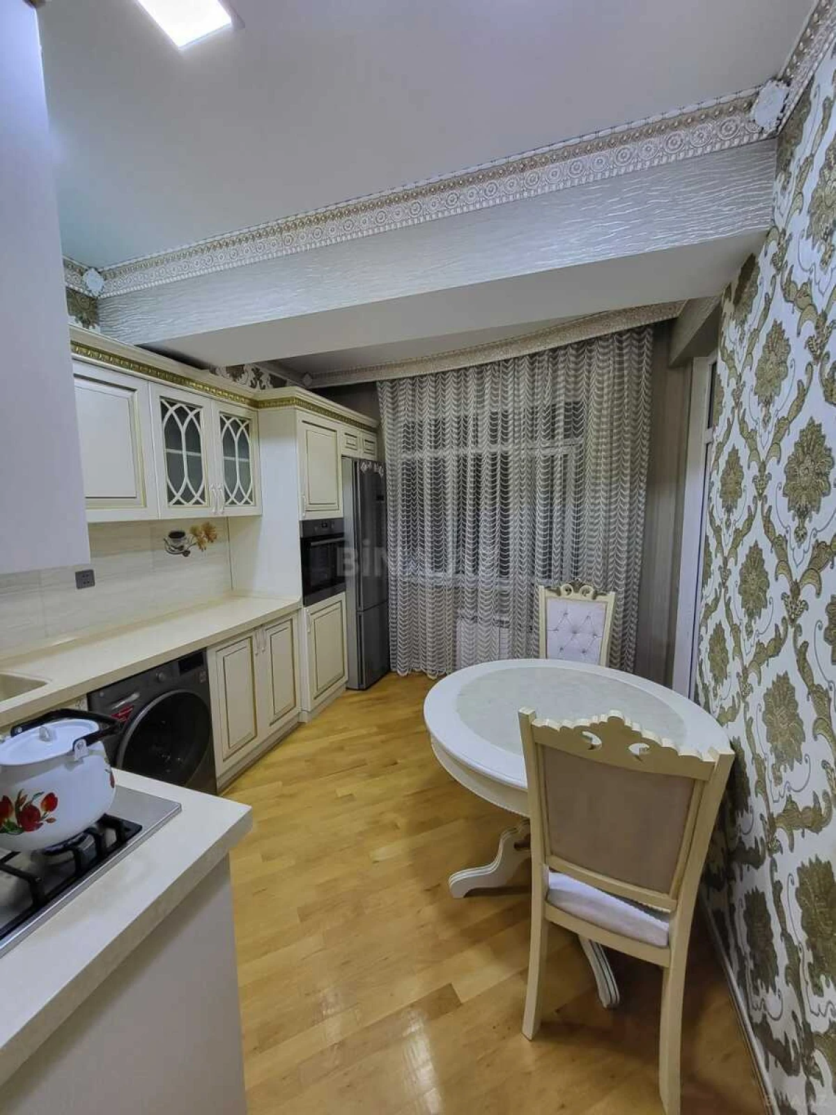 Kirayə verilir 2 otaqlı mənzil 90 m²