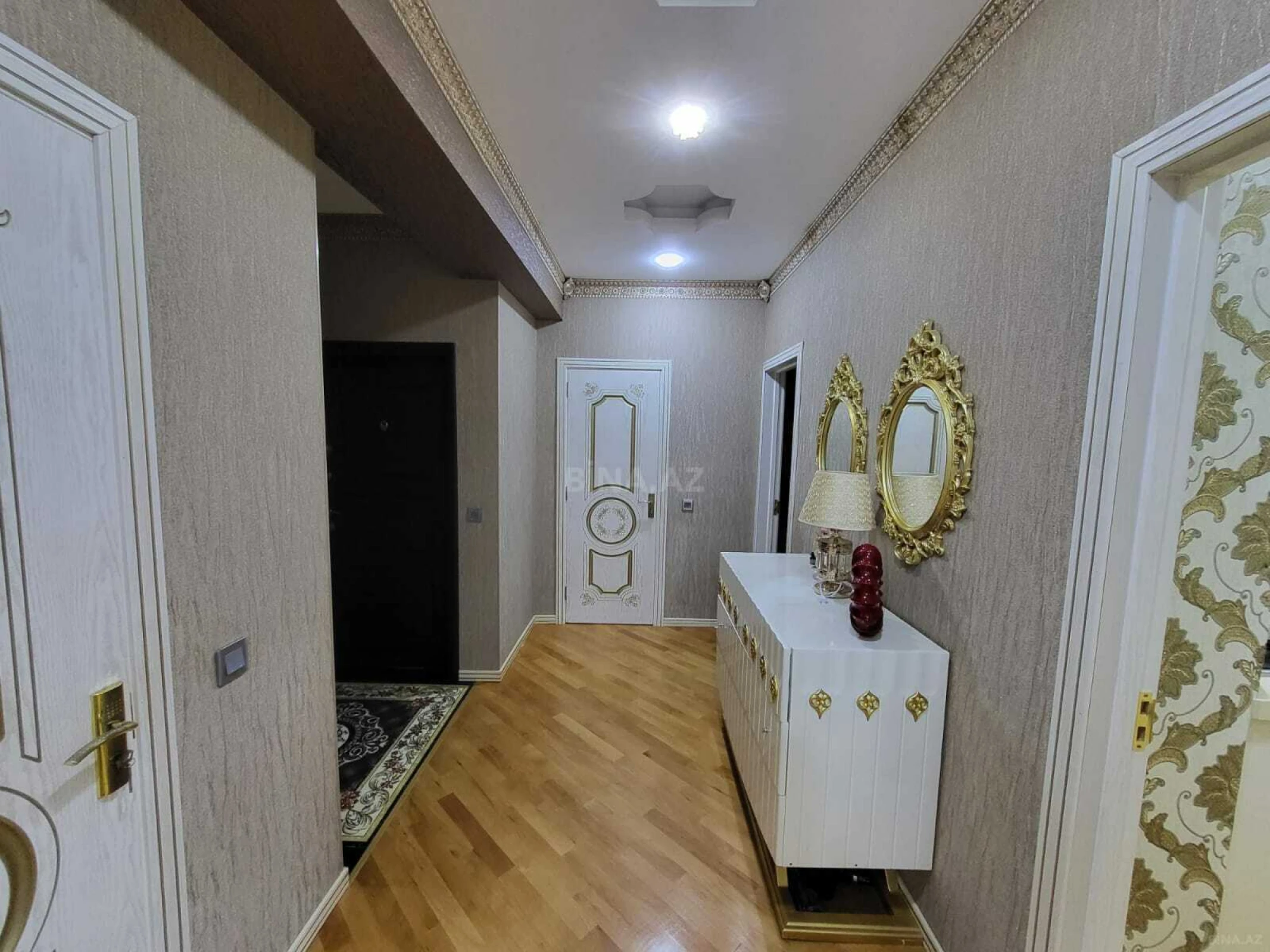 Kirayə verilir 2 otaqlı mənzil 90 m²