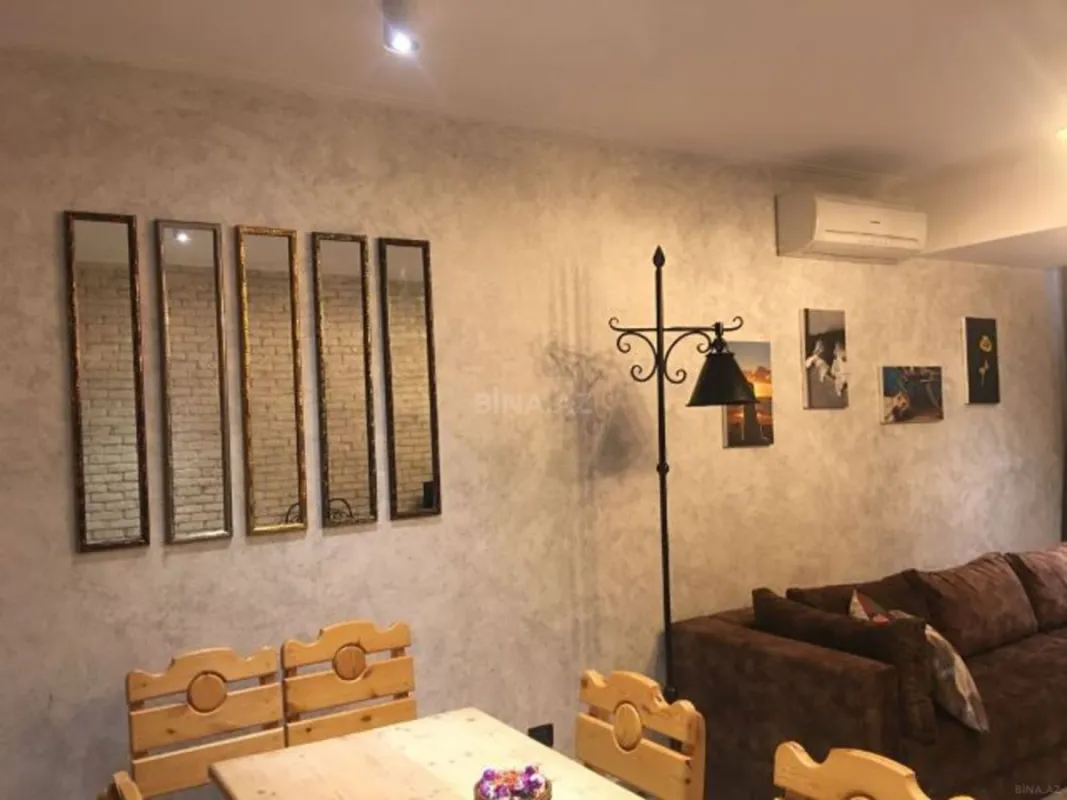 Kirayə verilir 2 otaqlı mənzil 75 m²