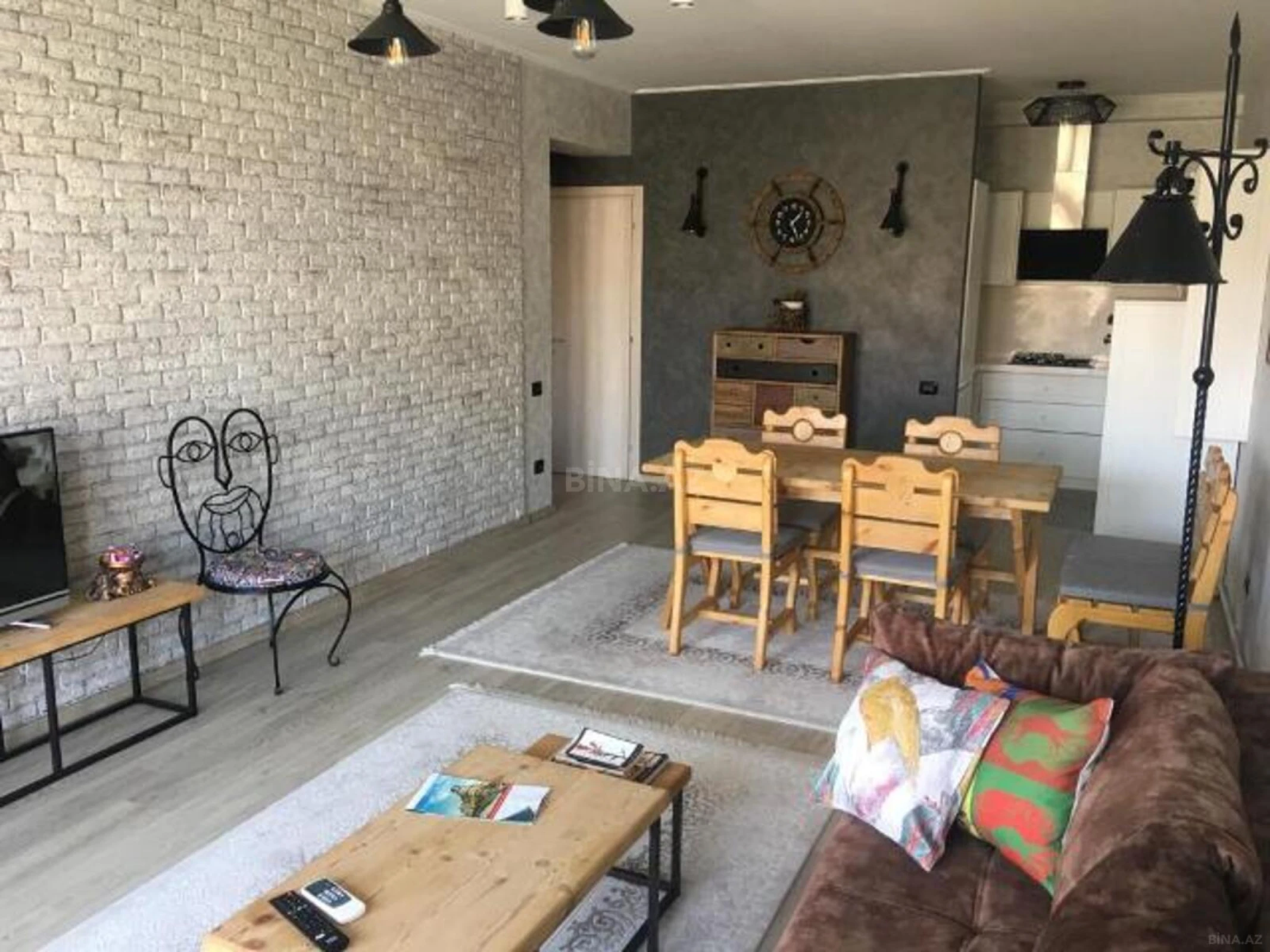 Kirayə verilir 2 otaqlı mənzil 75 m²