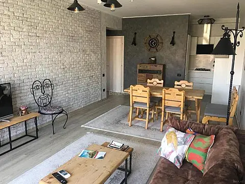 Kirayə verilir 2 otaqlı mənzil 75 m²