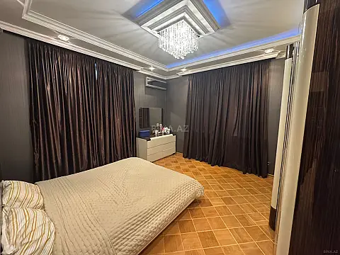 Satılır 4 otaqlı mənzil 147 m²