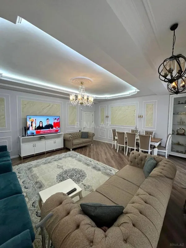 Satılır 4 otaqlı mənzil 180 m²