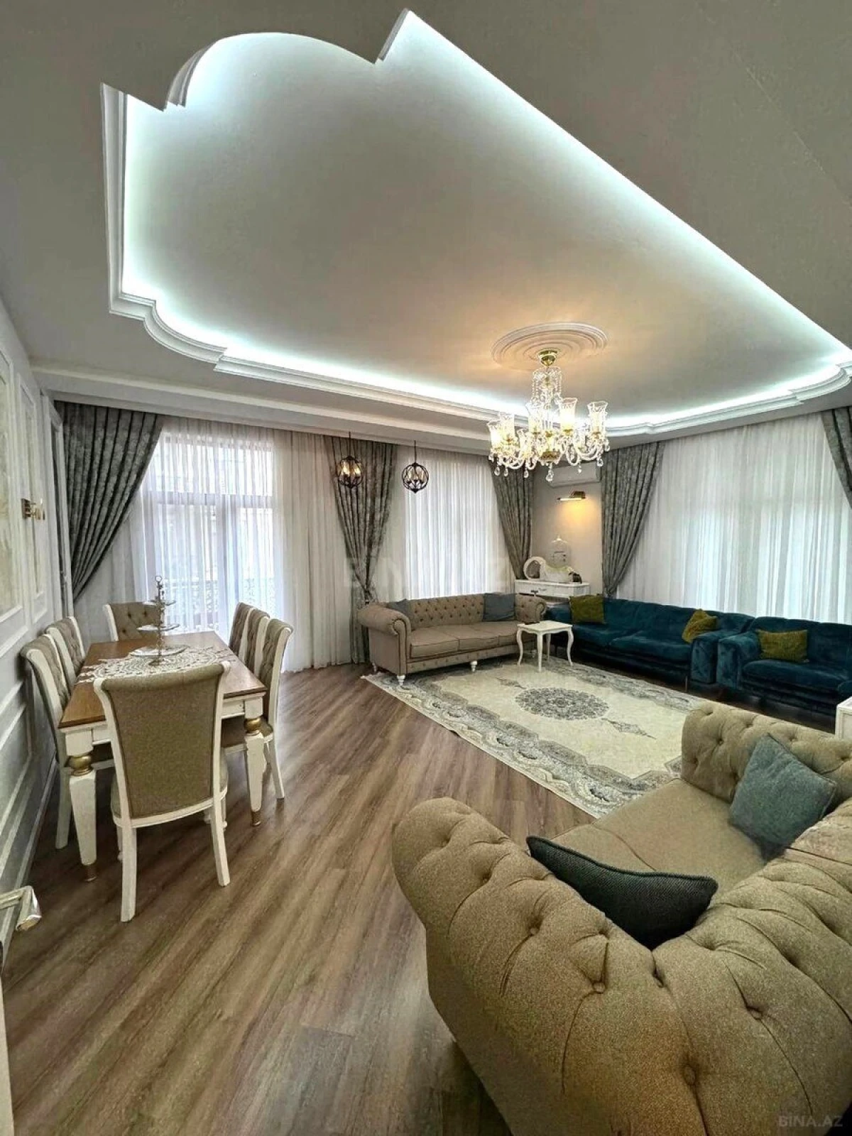 Satılır 4 otaqlı mənzil 180 m²