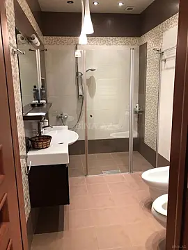 Kirayə verilir 4 otaqlı mənzil 175 m²