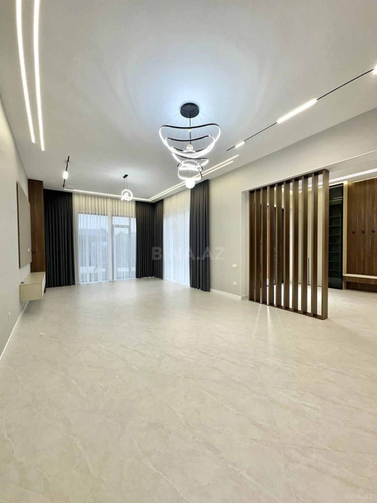 Satılır 5 otaqlı həyət evi 250 m²