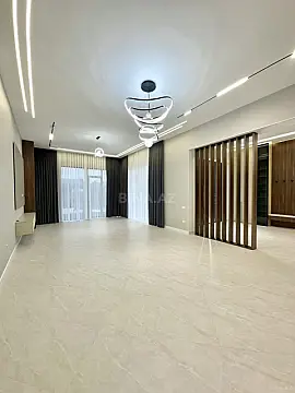 Satılır 5 otaqlı həyət evi 250 m²