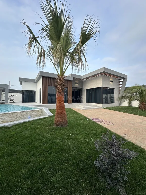 Satılır 5 otaqlı həyət evi 250 m²