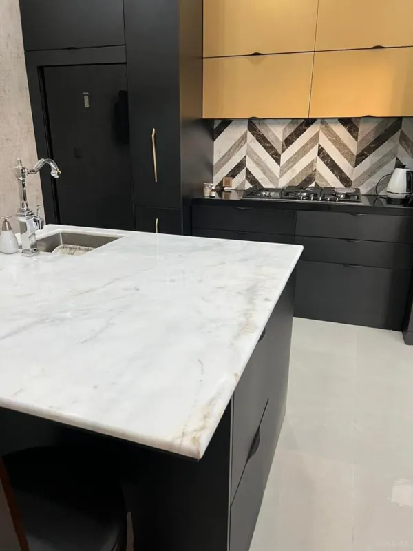 Satılır 4 otaqlı həyət evi 165 m²