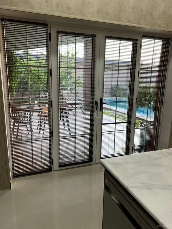 Satılır 4 otaqlı həyət evi 165 m²